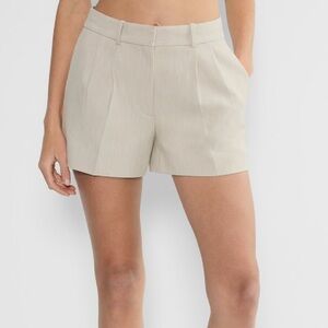 Aritzia Babaton Pleated Mini shorts